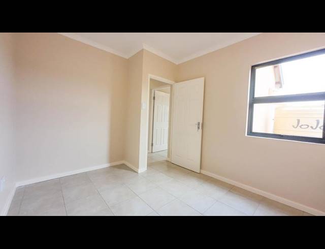 3 BEDROOM TOWNHOUSE FOR SALE IN BISHOPSTOWE